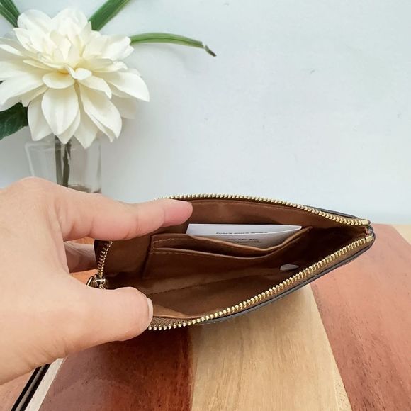 NWT Coach Corner Zip Wristlet In Signature Canvas With Horse And Sleigh - Picture 4 of 5